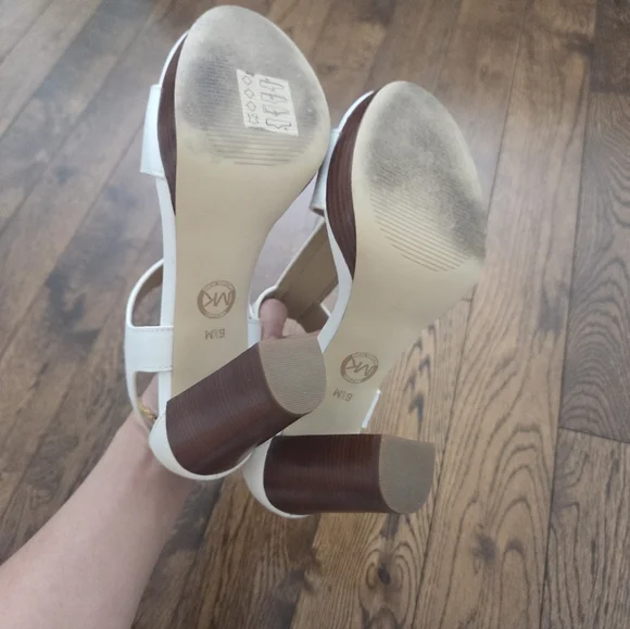 Michael Kors Optic White Berkley Leather Sandals Size 6.5 - Picture 6 of 8
